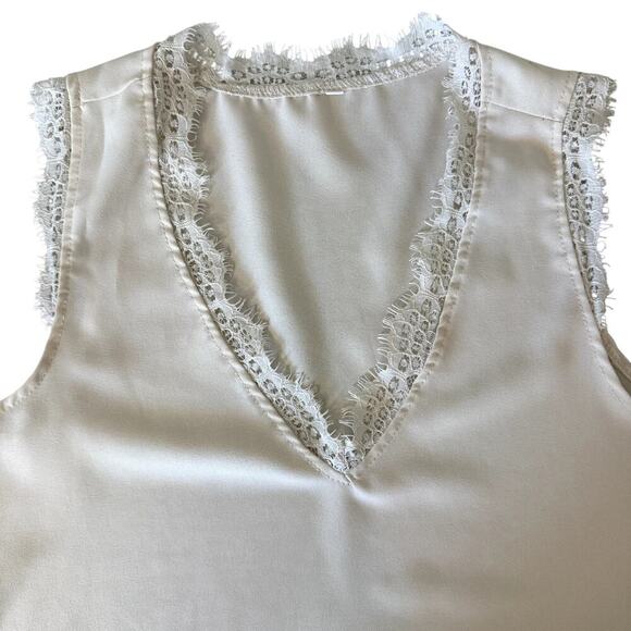 V-Neck Ivory Beige Sleeveless Lace-Trimmed Blouse Size Medium - Picture 1 of 5